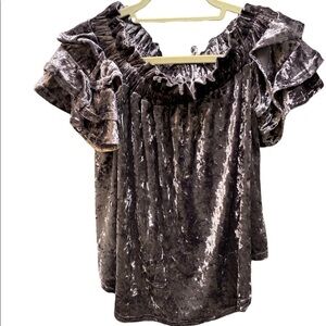 Umgee blouse cropped babydoll faux velvet peasant style ruffled sleeve Sz medium